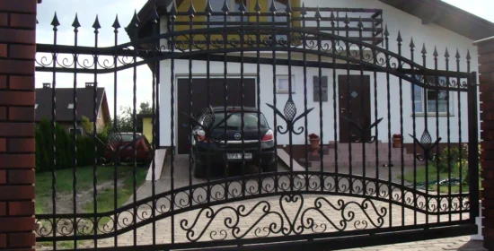 brama wjazdowa przesuwna z ogrodzeniem
