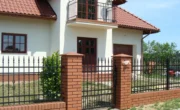 brama wjazdowa przesuwna z ogrodzeniem D04
