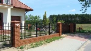 brama wjazdowa przesuwna z ogrodzeniem D04
