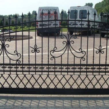 brama wjazdowa przesuwna D05